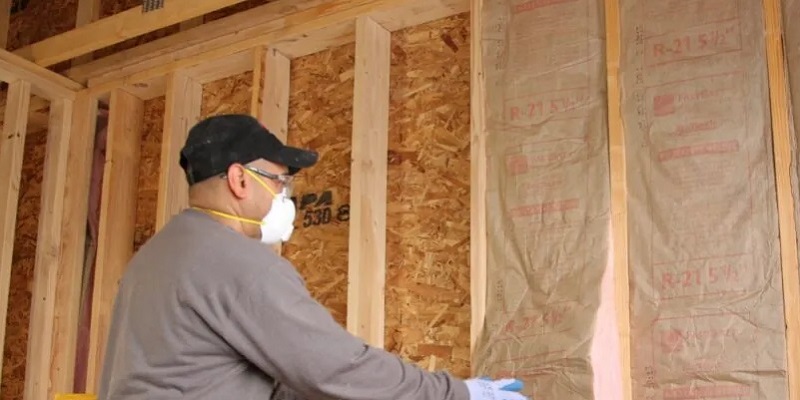 batt insulation with vapor barrier installation